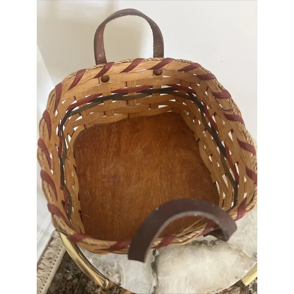 Vtg Amish Hand Woven Basket Enos Schrock Jerusalem OH 2001 Signed Wooden Base